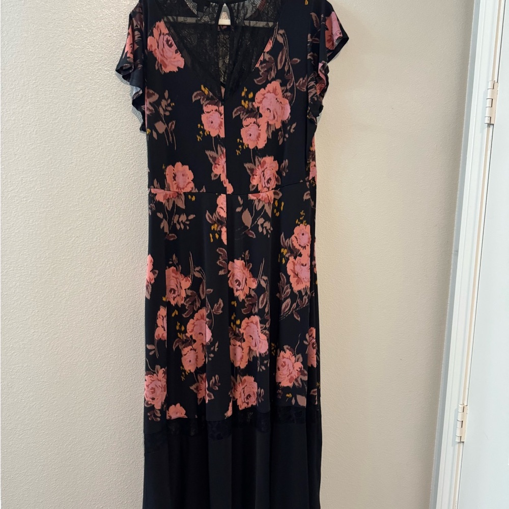 Torrid Black and Pink Lace Top - Picture 5 of 5